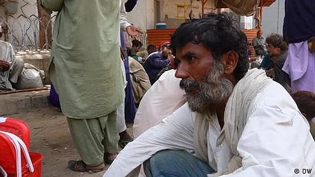 مہنگائی کے سبب پاکستان میں غریب طبقہ شہر چھوڑنے پر مجبور