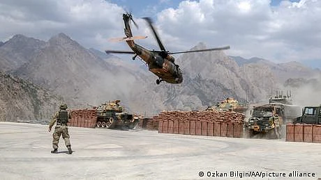 ترکی نے عراق میں مشتبہ کرد عسکریت پسندوں کو نشانہ بنایا