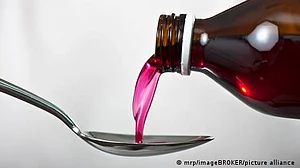 انڈونیشیا: بچوں کی موت کے بعد کھانسی کا شربت بنانے والی کمپنی کے مالک کو سزا