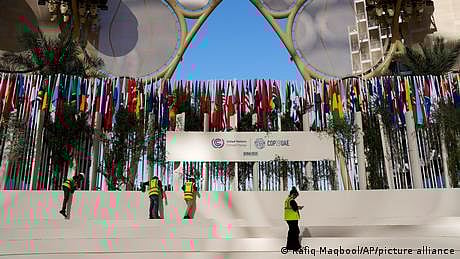 دبئی میں عالمی کلائمٹ سمٹ کا آغاز: متحدہ عرب امارات اہم فیصلوں کے مطالبے کے دباؤ میں