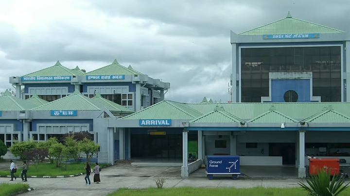 <div class="paragraphs"><p>امپھال ایئرپورٹ، تصویر سوشل میڈیا</p></div>