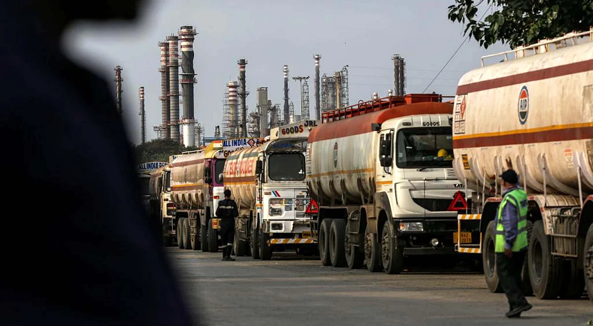 ہندوستان نے اکتوبر میں روسی خام تیل کی خرید 4 فیصد کم کی، سعودی درآمدات میں اضافہ