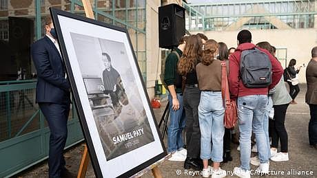 ٹیچر کے قتل کا مقدمہ، پیرس میں عدالتی کارروائی شروع