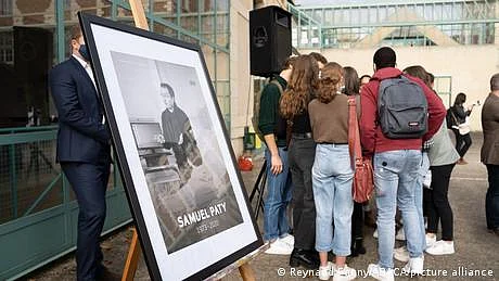 ٹیچر کے قتل کا مقدمہ، پیرس میں عدالتی کارروائی شروع