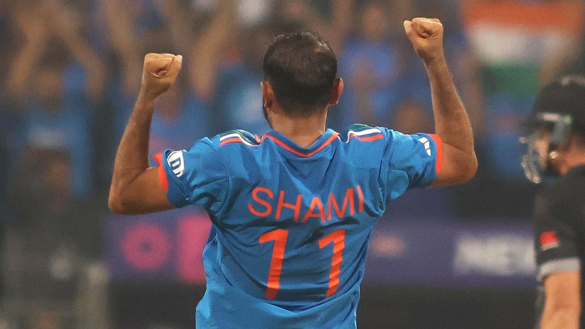 محمد شامی کے سامنے گاڑی پہاڑی سے نیچے گری، تیز گیندبازنے زخمی شخص کی فوری مدد کی