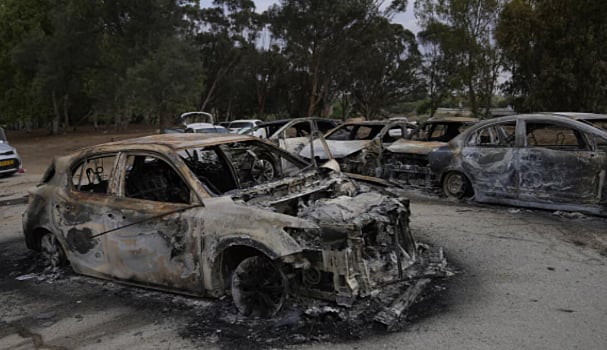 حماس-اسرائیل جنگ: اسرائیل میں سینکڑوں گاڑیوں کی تدفین کا منصوبہ!