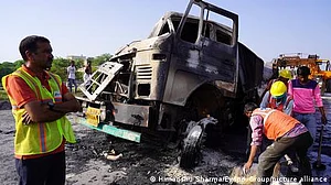 بھارت سڑک حادثات میں کمی لانے میں ناکام