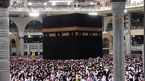 ایرانی زائرین آٹھ سال بعد عمرہ ادا کر سکیں گے