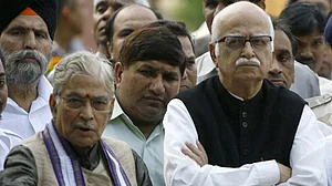 رام مندر کی ’پران پرتشٹھا‘ تقریب میں شرکت نہیں کر پائیں گے اڈوانی اور جوشی، جانیں کیوں؟