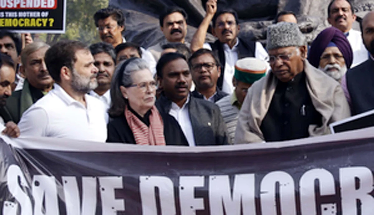 ہندوستان کو دوسرا پاکستان بننے سے روکنا ہی اپوزیشن پارٹیوں کا اولین فریضہ