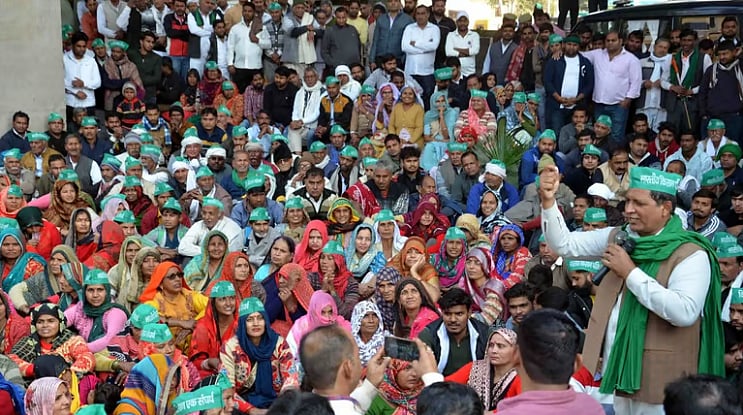 2 جنوری کو نوئیڈا اتھارٹی اور 5 جنوری کو این ٹی پی سی کی ہوگی تالابندی، کسان مہاپنچایت میں فیصلہ