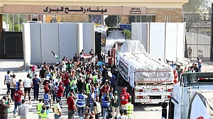 اسرائیل نے امداد کی ترسیل کے لیے کیرم شالوم سرحدی چوکی کھول دی