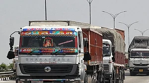 مدھیہ پردیش میں پٹرول اور ڈیزل کی قلت بڑھی، ڈرائیوروں کی ہڑتال سے پمپ خشک