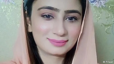 سوشل میڈیا جذبات محبت کھا گیا