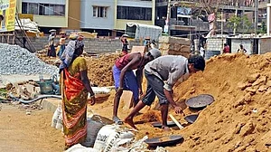 اتر پردیش کے 10 ہزار مزدوروں کو اسرائیل بھیجنے کی تیاری، ماہانہ تنخواہ 1.40 لاکھ روپے!