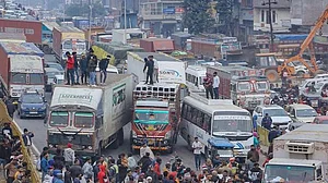 ٹرک ڈرائیور موٹر وہیکل ایکٹ کے خلاف نہیں بلکہ ’ہٹ اینڈ رن‘ اصولوں کے خلاف احتجاج کر رہے ہیں: وزارت ٹرانسپورٹ