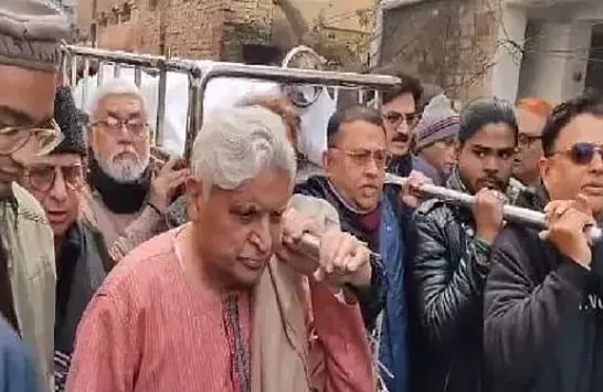 منور رانا کے جنازہ کو جاوید اختر نے دیا کندھا، شاعر کے انتقال پر پی ایم مودی کا اظہارِ غم