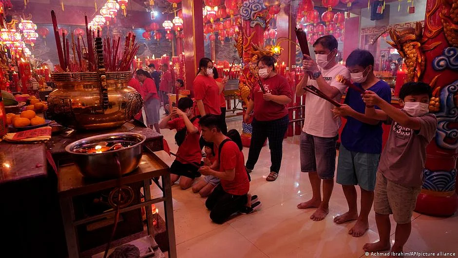 چین میں  نئے قمری سال کی تقریبات کا آغاز وسیع سفری سرگرمیوں کیساتھ