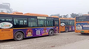 نئے ’ہٹ اینڈ رن‘ قانون کے خلاف بس اور ٹرک ڈرائیوروں کی ہڑتال، ٹرانسپورٹ کا نظام درہم برہم، پٹرول پمپوں پر قطاریں