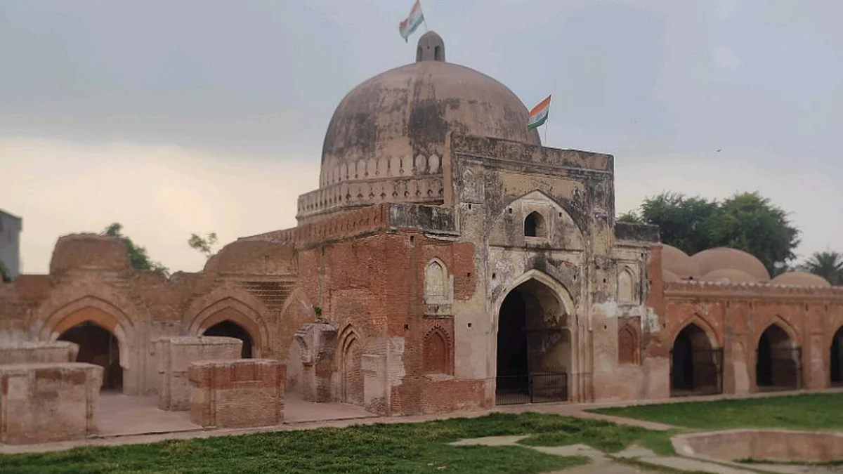 <div class="paragraphs"><p>کابلی باغ مسجد پانی پت / تصویر آس محمد کیف</p></div>