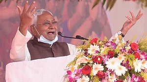 نتیش حکومت کی کوششوں سے 9 سالوں میں 3.77 کروڑ افراد خط غربت سے باہر