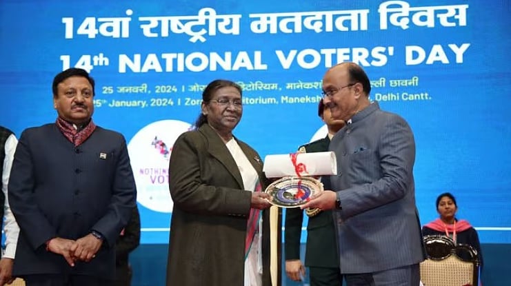 قومی ووٹرس ڈے: ای وی ایم-وی وی پیٹ پر انتخابی کمیشن کے دعوے اور اپوزیشن پارٹیوں کے فکر انگیز سوالات!