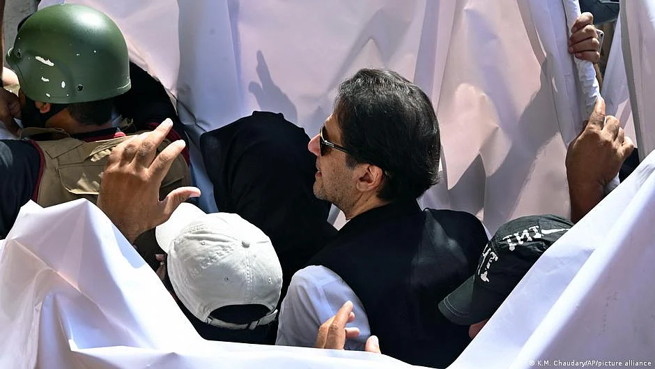 عمران خان کو سزا : پی ٹی آئی کی حریف جماعتیں کیا کہتی ہیں؟عمران خان کو سزا : پی ٹی آئی کی حریف جماعتیں کیا کہتی ہیں؟