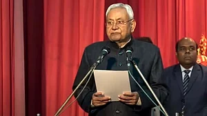 نتیش کمار کی بہار کے نویں وزیر اعلیٰ کے طور پر حلف برداری، حلف لیتے ہی راج بھون میں گونجا ’جے شری رام‘