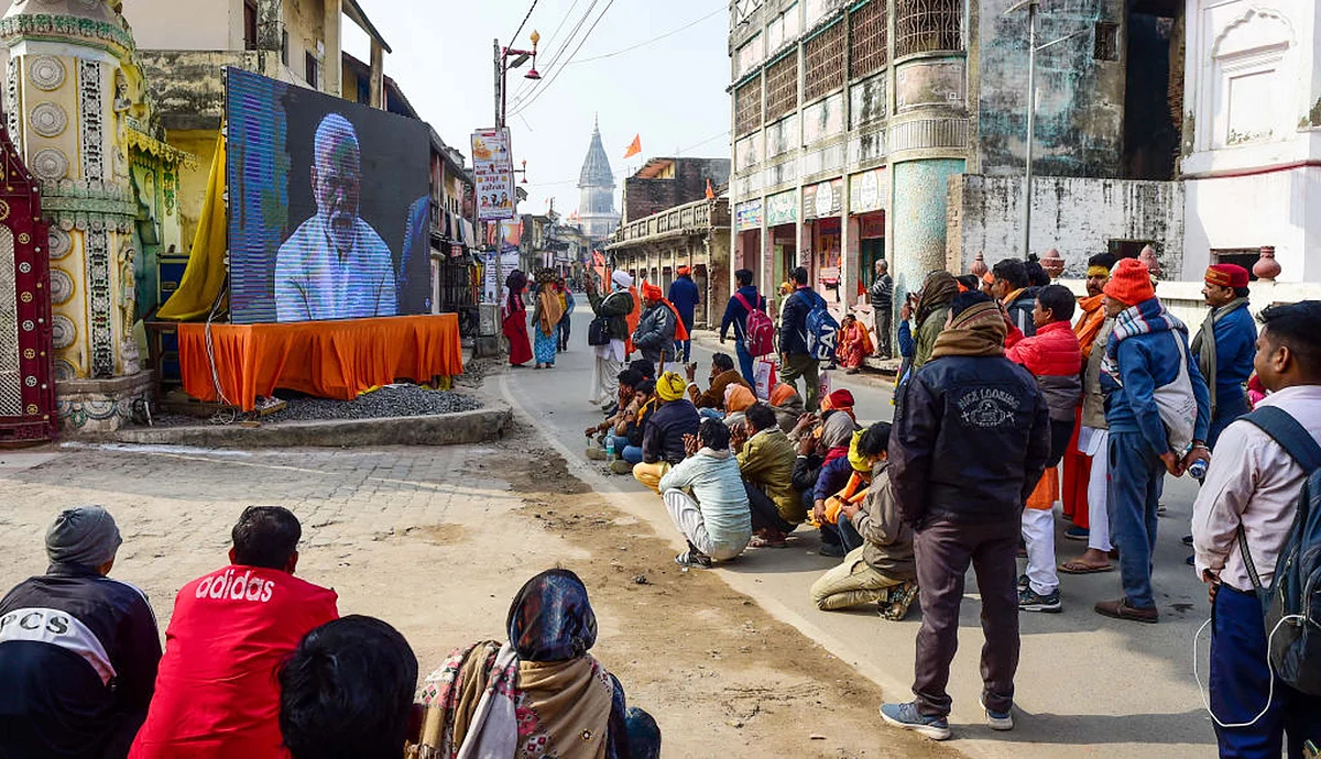 اب وہ پہلے سی ایودھیا کوئی مانگے تو کہاں سے لاؤں؟