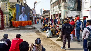 اب وہ پہلے سی ایودھیا کوئی مانگے تو کہاں سے لاؤں؟