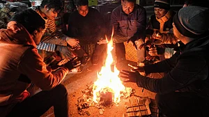 دہلی سمیت شمالی ہندوستان میں شدید سردی نے تباہی مچا دی، یوپی کے 14 اضلاع میں ایلرٹ