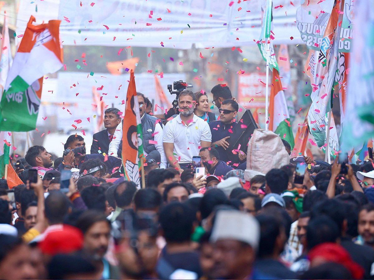 کسی کا چشمہ ٹوٹا، کسی کی چپل چھوٹ گئی، ’بھارت جوڑو نیائے یاترا‘ کے دوران راہل سے ملنے کا نوجوانوں میں زبردست جنون