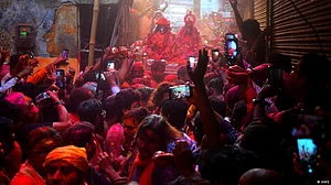 مسجد میں ہندو پوجا، ایک نیا تنازعہ؟