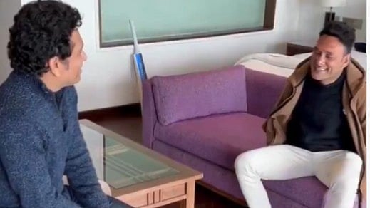 سچن تندولکر نے کشمیر کے معذور کرکٹر عامرسے ملاقات کی