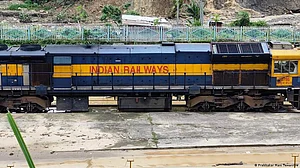 بھارت: ٹرین ڈرائیور کے بغیر کیسے چلتی رہی؟ تفتیش کا حکم