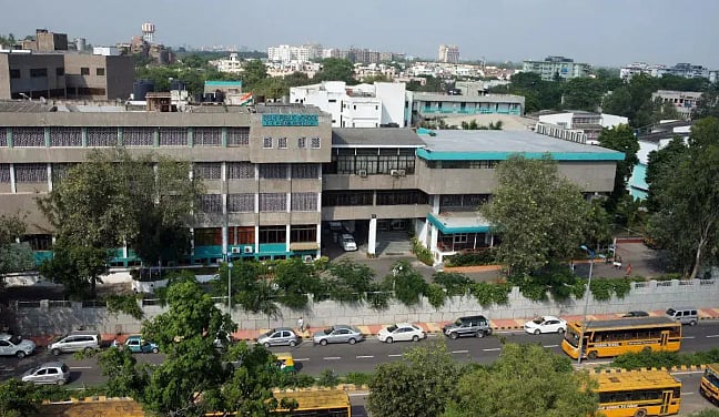 دہلی پبلک اسکول کو بم سے اڑانے کی دھمکی، اسکول کو فوراً کرایا گیا خالی، پولیس تحقیقات شروع