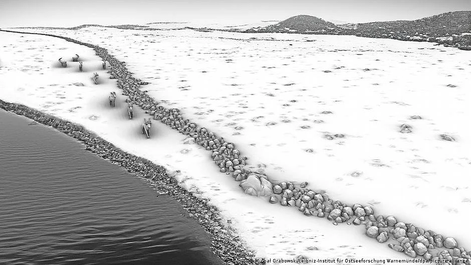 سمندر میں عجیب دیوار، قدیمی انسان کی کارگزاری