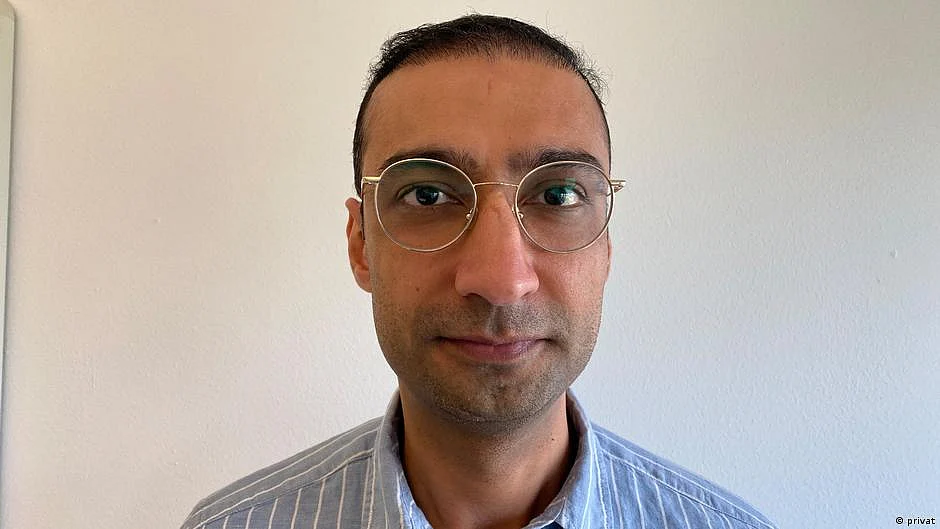 بہت کم عمر بچوں کو ہاسٹل بھیجنا درست؟