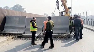 کسانوں کے 'دہلی چلو' مارچ کے پیش نظر ہریانہ میں سیکورٹی کے سخت انتظامات، سرحدیں سیل