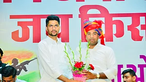 راجستھان یونیورسٹی کے طلبا یونین صدر نرمل چودھری ہزاروں حامیوں کے ساتھ این ایس یو آئی میں شامل