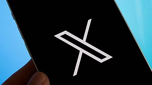 سوشل میڈیا پلیٹ فارم ’ایکس‘ ہوا ٹھپ، صارفین پریشان، اپنی پروفائل بھی نہیں دیکھ پا رہے لوگ