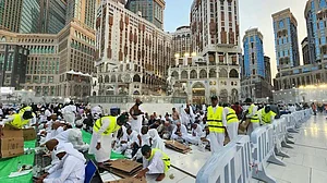 رمضان المبارک: مسجد حرام میں افطاری کے روح پرور مناظر