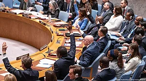 اقوام متحدہ کی فائر بندی قرارداد کے باوجود غزہ میں جنگ جاری