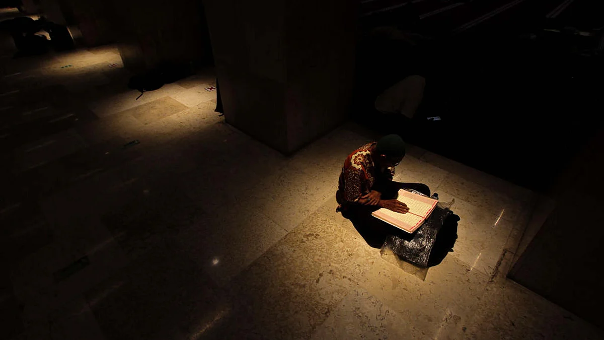 <div class="paragraphs"><p>اعتکاف / Getty Images</p></div>