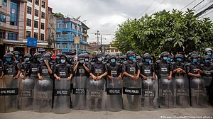 نیپالی عوام کا ملک میں جمہوریت کی جگہ بادشاہت کا مطالبہ