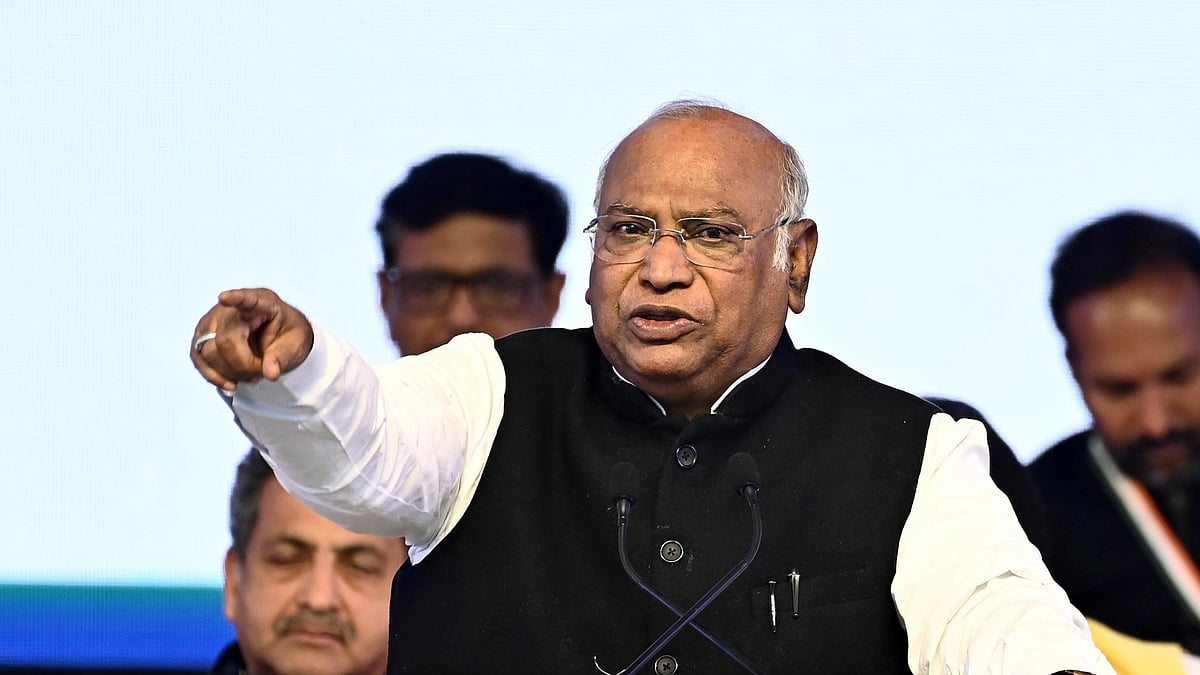 تاج محل۔لال قلعہ سب منہدم کر دو، کیونکہ انہیں مسلمانوں نے تعمیر کیا! ملکارجن کھڑگے کا طنز