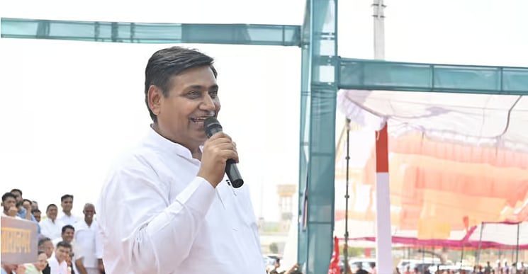 ’شکست سے خوفزدہ بی جے پی کے لوگ الیکشن میں کیا کیا کریں گے!‘ ہیلی کاپٹر اتارنے کی اجازت نہ ملنے پر ڈوٹاسرا ناراض