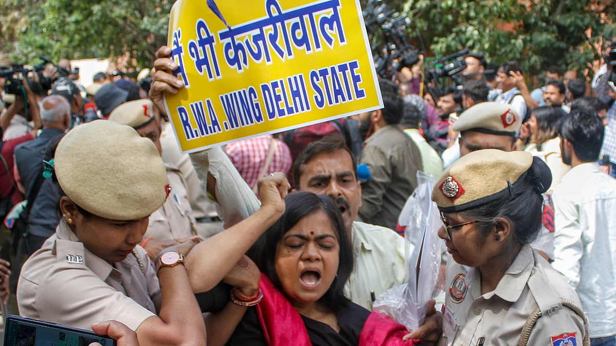 <div class="paragraphs"><p>وزیر اعلیٰ کیجریوال کی گرفتاری کے خلاف عآپ کے کارکنان احتجاج کرتے ہوئے /&nbsp; تصویر: آئی اے این ایس</p></div>