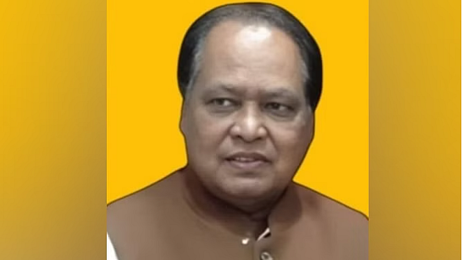 <div class="paragraphs"><p>کنار ہیمبرم، تصویر سوشل میڈیا</p></div>