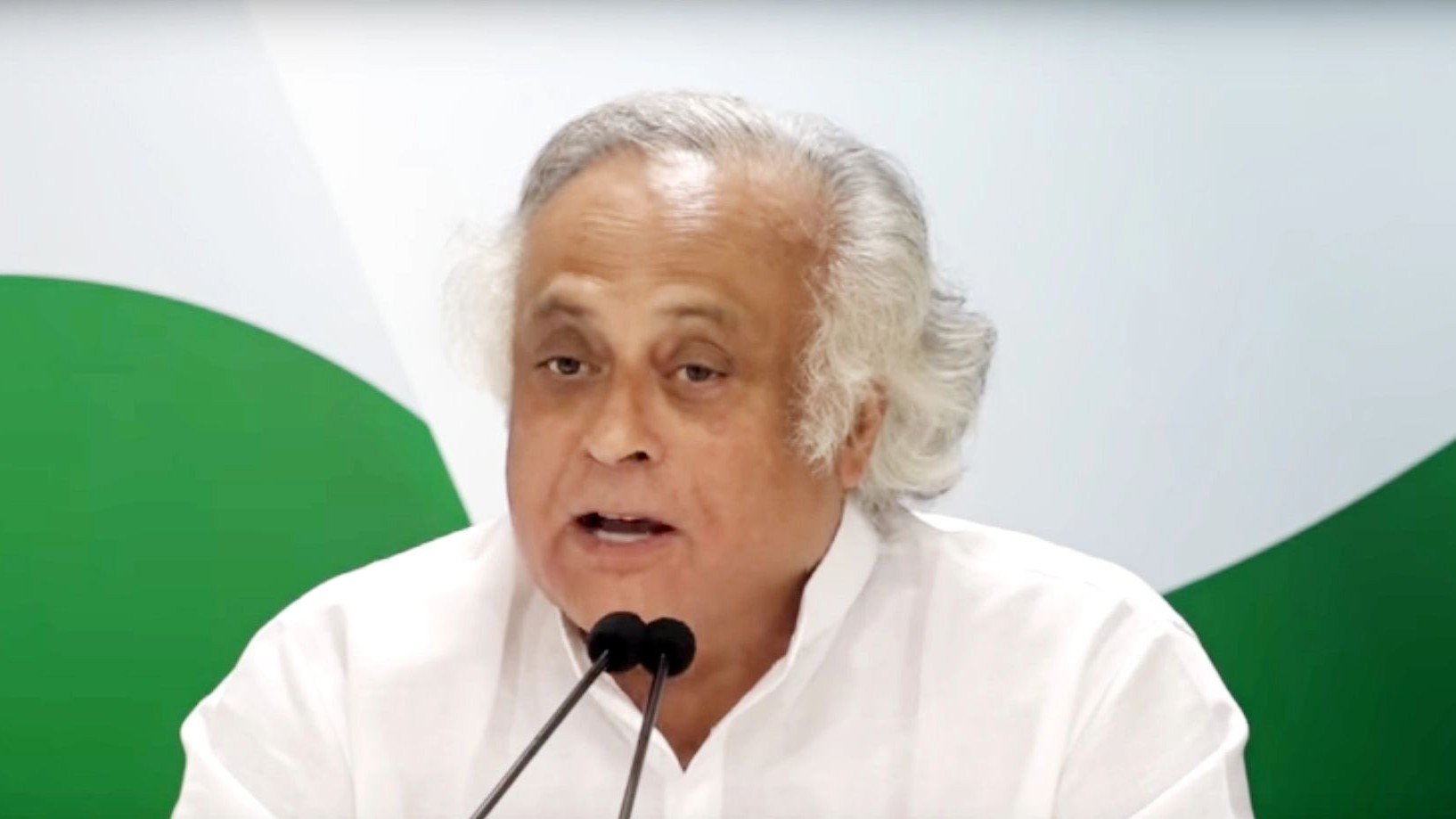 <div class="paragraphs"><p>کانگریس کے سینئر لیڈر جئے رام رمیش</p></div>